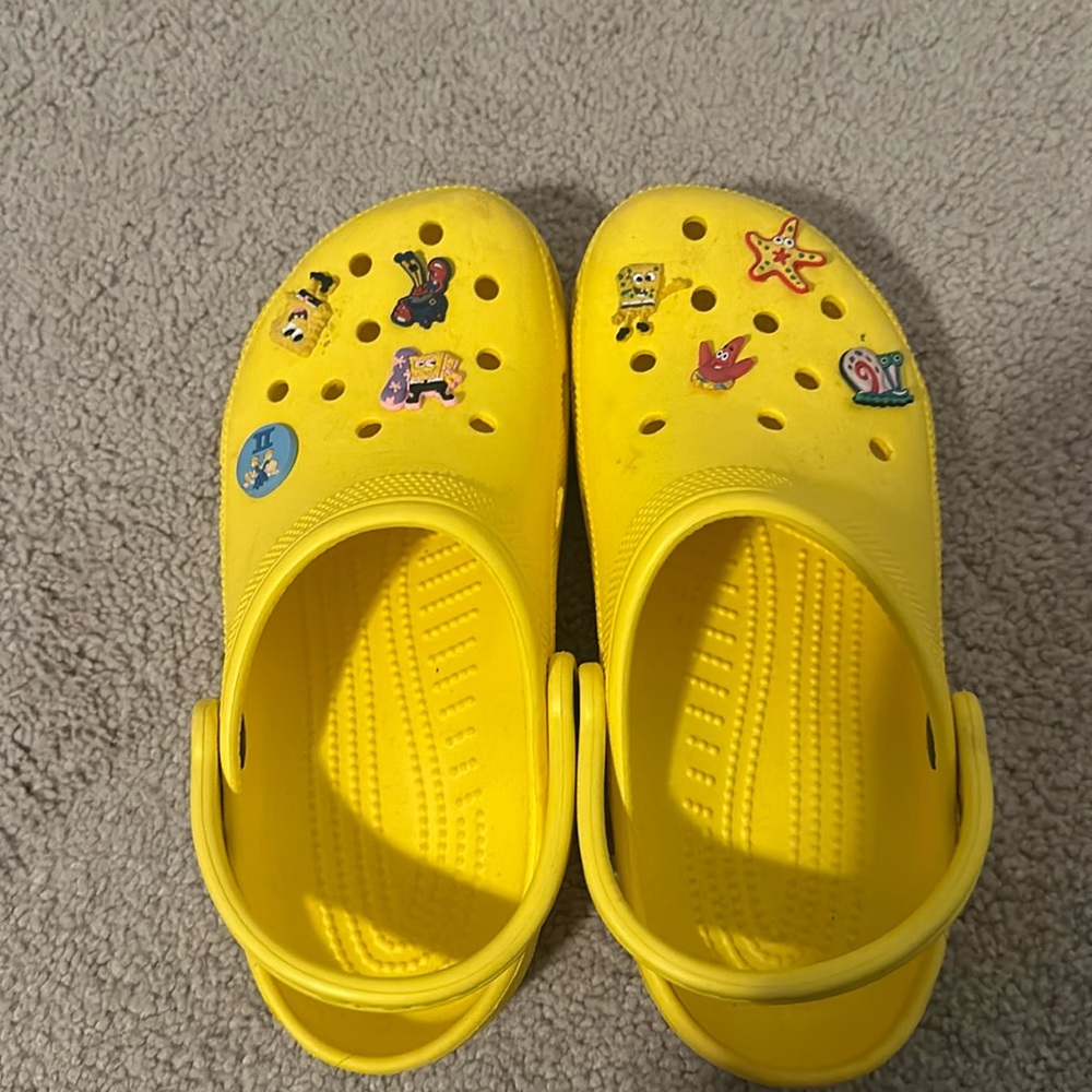 Custom yellow crocks with spongebob jibitz